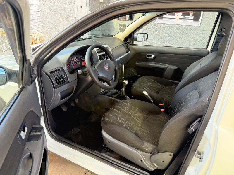STRADA 1.4 MPI TREKKING CS 8V FLEX 2P MANUAL - 2009 - FARROUPILHA