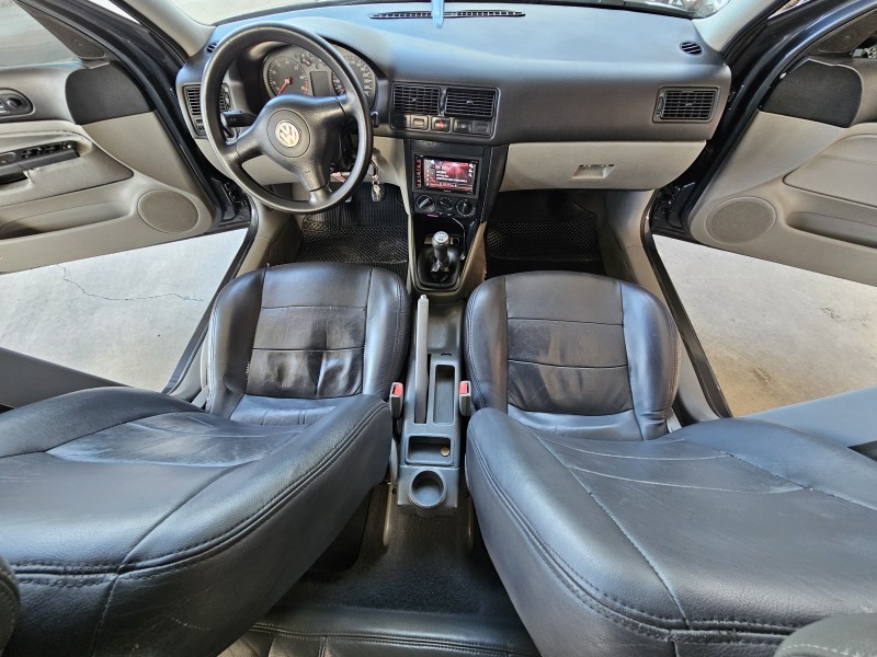 GOLF 1.6 8V GASOLINA 4P MANUAL - 2001 - CAXIAS DO SUL