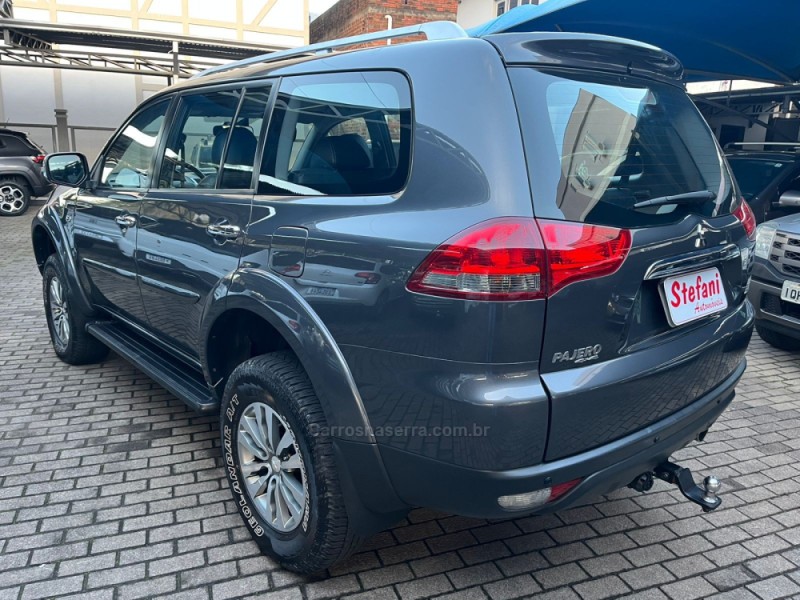 PAJERO 3.2 HPE 4X4 7 LUGARES 16V TURBO INTERCOOLER DIESEL 4P AUTOMÁTICO - 2018 - FELIZ