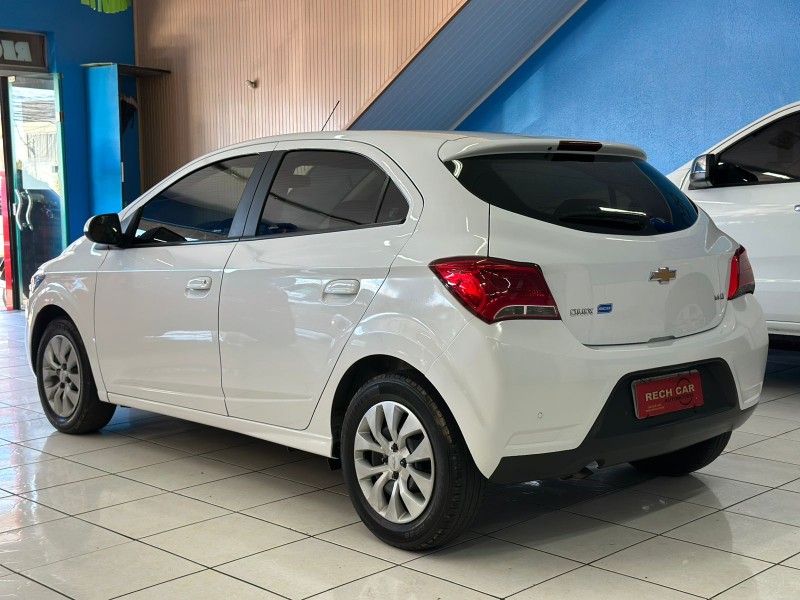 ONIX 1.4 MPFI LT 8V FLEX 4P MANUAL - 2018 - CAXIAS DO SUL