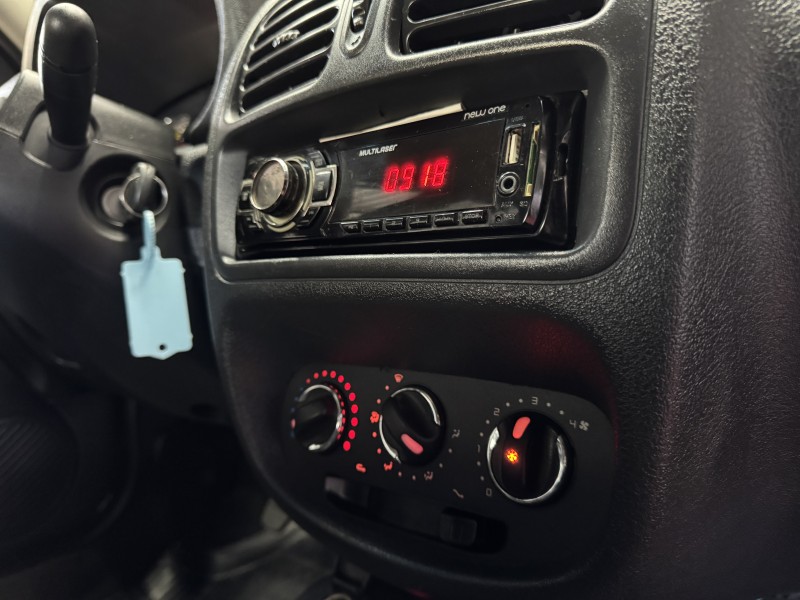 CLIO 1.0 EXPRESSION 16V FLEX 4P MANUAL - 2016 - CAXIAS DO SUL