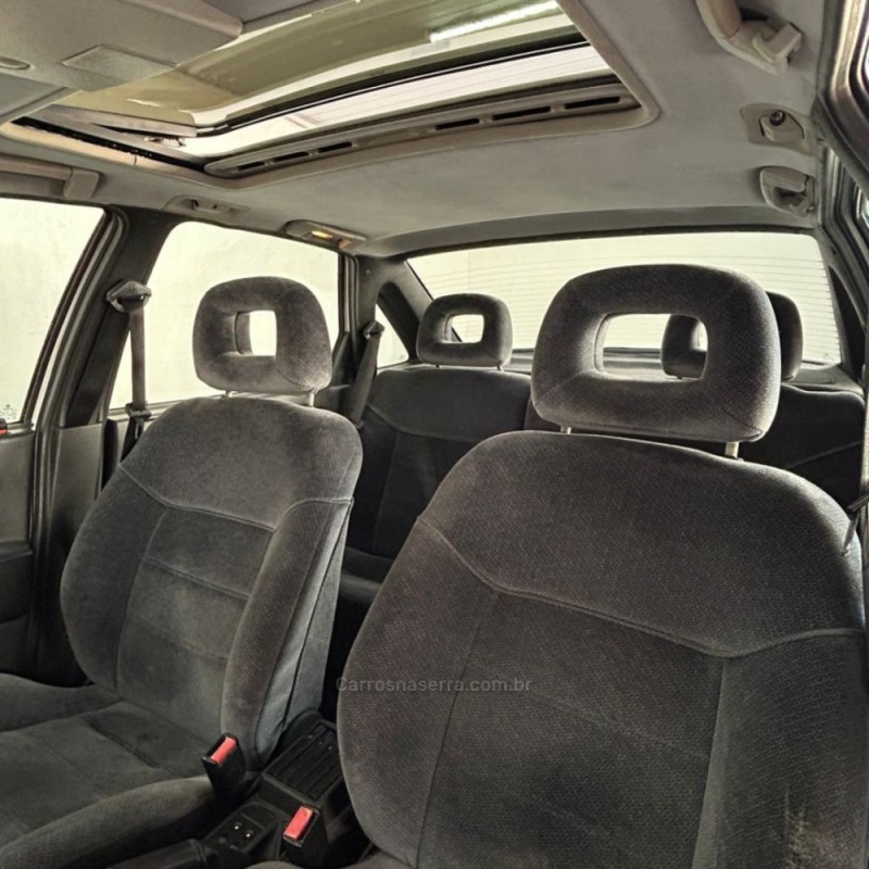 VECTRA 2.0 SFI GSI 16V GASOLINA 4P MANUAL - 1994 - VACARIA