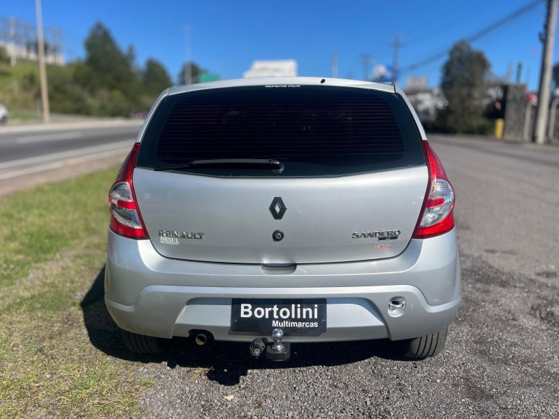 SANDERO 1.6 EXPRESSION 8V FLEX 4P MANUAL - 2011 - FARROUPILHA