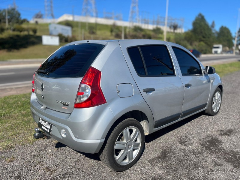 SANDERO 1.6 EXPRESSION 8V FLEX 4P MANUAL - 2011 - FARROUPILHA