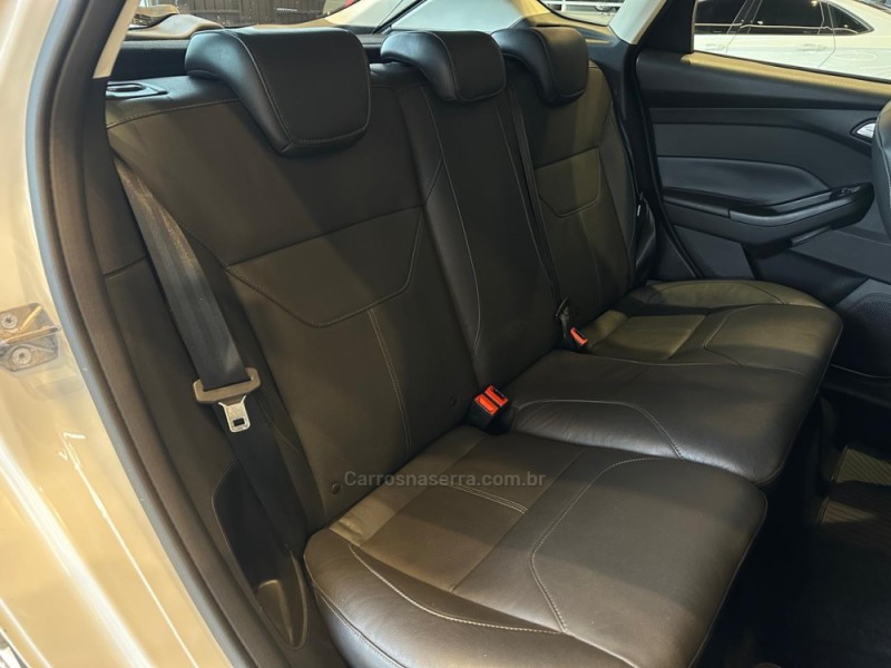 FOCUS 2.0 SE PLUS 16V FLEX 4P AUTOMÁTICO - 2017 - CAXIAS DO SUL