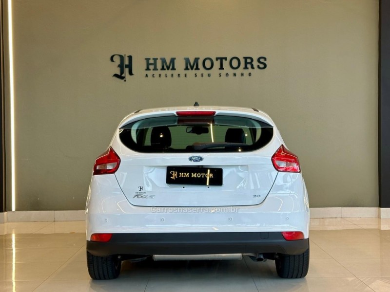 FOCUS 2.0 SE PLUS 16V FLEX 4P AUTOMÁTICO - 2017 - CAXIAS DO SUL