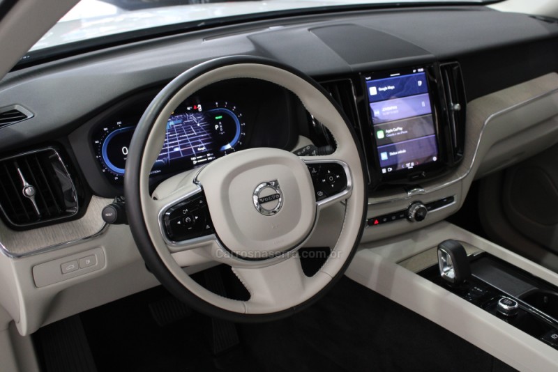 XC60 2.0 T8 RECHARGE PLUS AWD HIBRIDO 4P AUTOMÁTICO - 2023 - CAXIAS DO SUL
