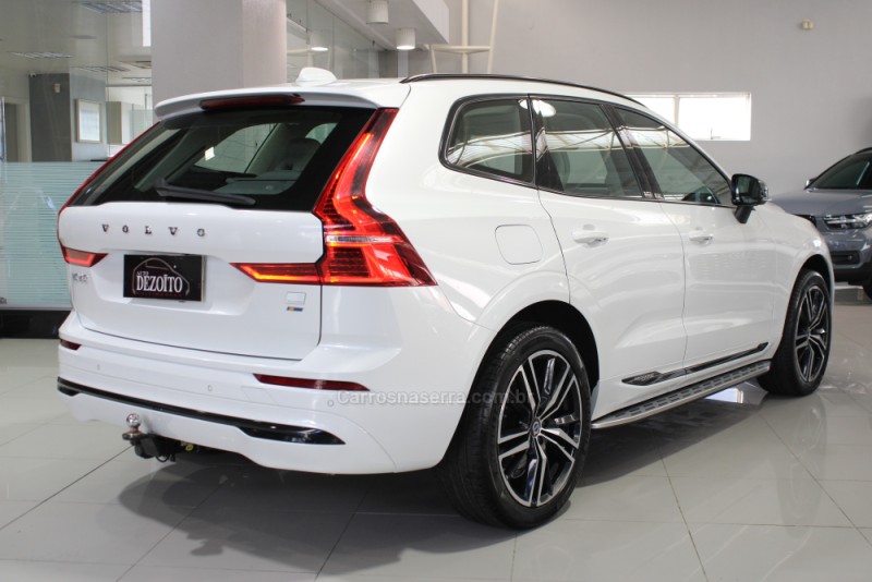 XC60 2.0 T8 RECHARGE PLUS AWD HIBRIDO 4P AUTOMÁTICO - 2023 - CAXIAS DO SUL