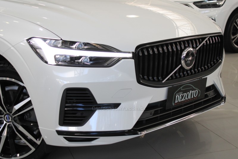 XC60 2.0 T8 RECHARGE PLUS AWD HIBRIDO 4P AUTOMÁTICO - 2023 - CAXIAS DO SUL