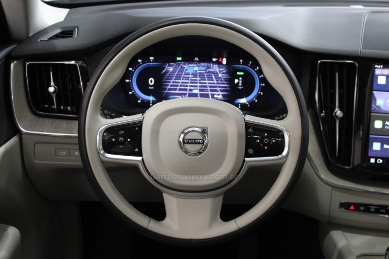 XC60 2.0 T8 RECHARGE PLUS AWD HIBRIDO 4P AUTOMÁTICO - 2023 - CAXIAS DO SUL