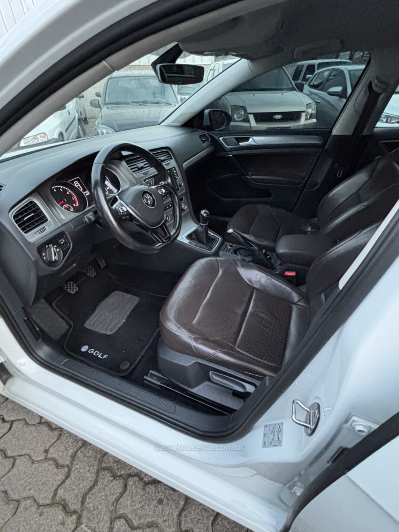 GOLF 1.0 TSI COMFORTLINE 12V TOTAL FLEX 4P MANUAL - 2017 - CAXIAS DO SUL