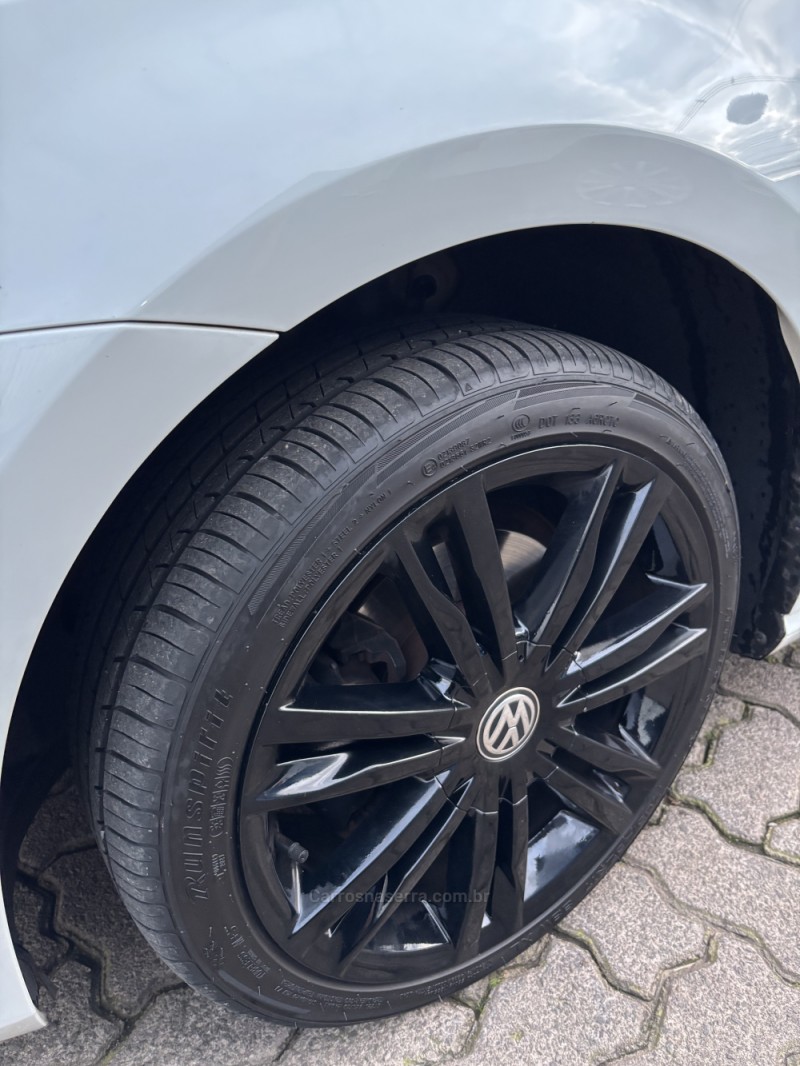 GOLF 1.0 TSI COMFORTLINE 12V TOTAL FLEX 4P MANUAL - 2017 - CAXIAS DO SUL