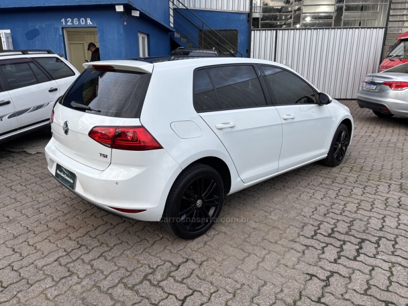 GOLF 1.0 TSI COMFORTLINE 12V TOTAL FLEX 4P MANUAL - 2017 - CAXIAS DO SUL