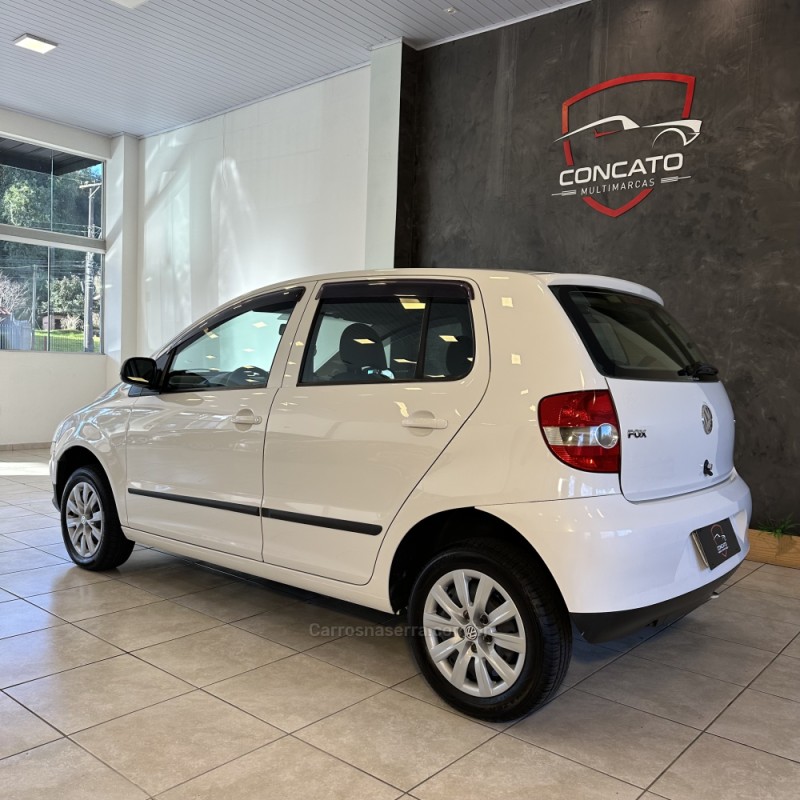 FOX 1.6 MI 8V FLEX 4P MANUAL - 2005 - FARROUPILHA