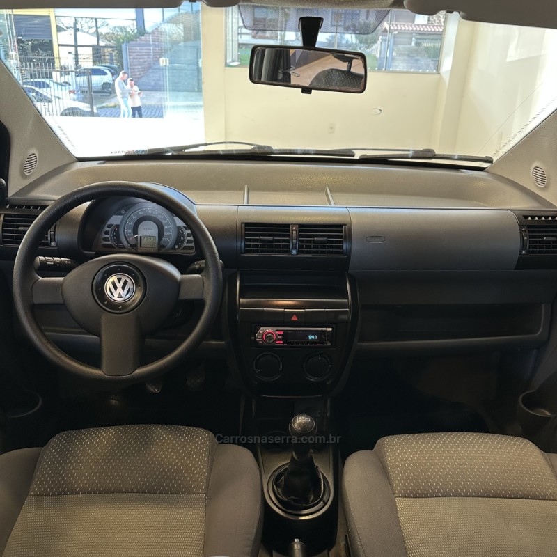 FOX 1.6 MI 8V FLEX 4P MANUAL - 2005 - FARROUPILHA