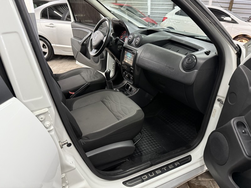 DUSTER 1.6 TECH ROAD 4X2 16V FLEX 4P MANUAL - 2013 - CAXIAS DO SUL