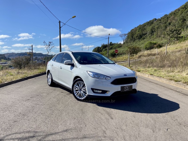 FOCUS 2.0 SE PLUS FASTBACK 16V FLEX 4P AUTOMÁTICO - 2016 - CAXIAS DO SUL
