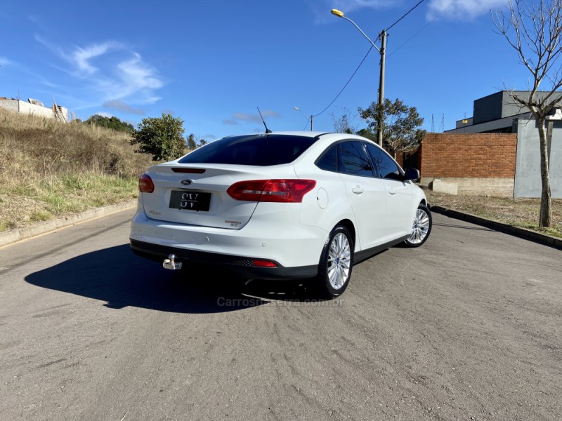 FOCUS 2.0 SE PLUS FASTBACK 16V FLEX 4P AUTOMÁTICO - 2016 - CAXIAS DO SUL
