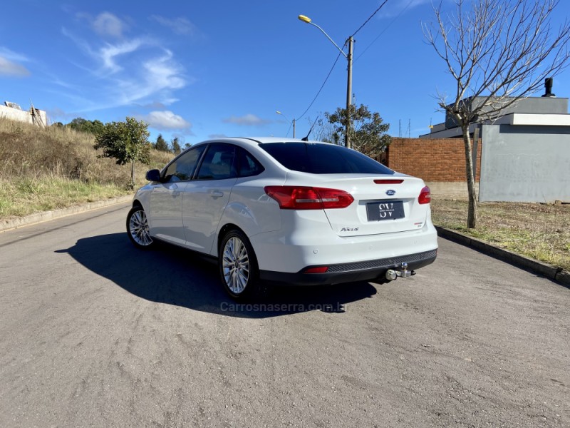 FOCUS 2.0 SE PLUS FASTBACK 16V FLEX 4P AUTOMÁTICO - 2016 - CAXIAS DO SUL