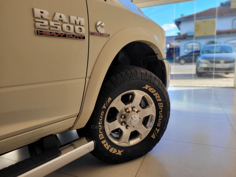 RAM 6.7 2500 LARAMIE 4X4 CD I6 TURBO DIESEL 4P AUTOMÁTICO - 2017 - CANELA