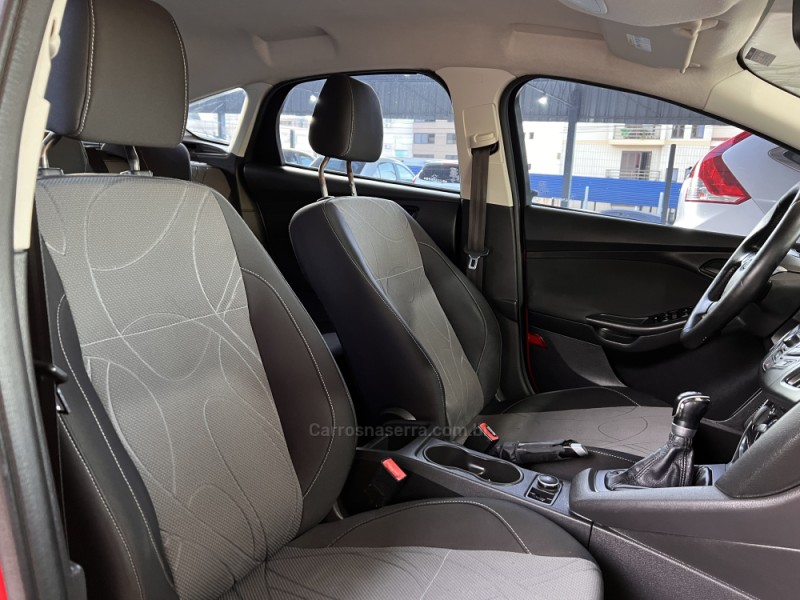 FOCUS 1.6 S 16V FLEX 4P MANUAL - 2014 - BOM PRINCíPIO
