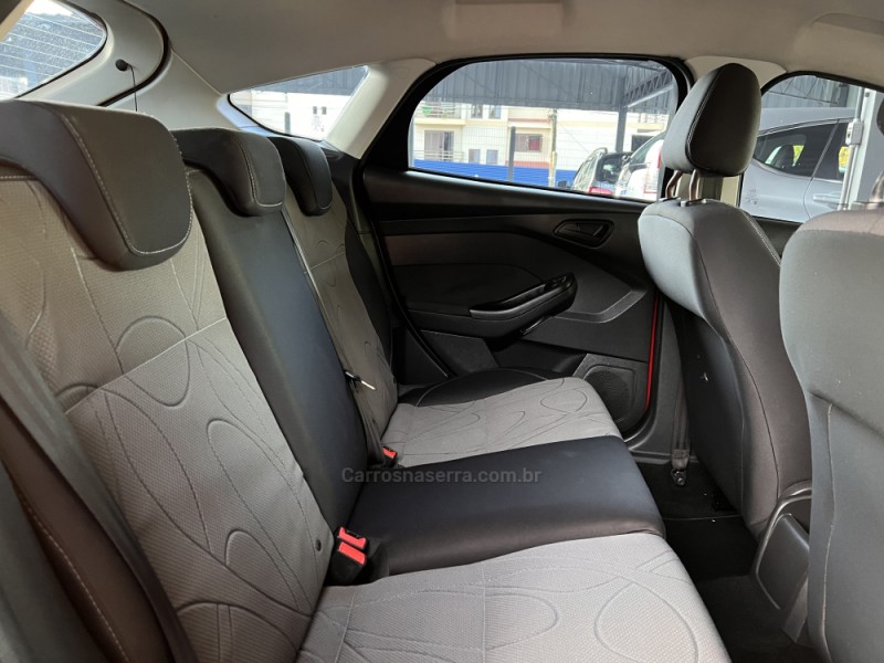 FOCUS 1.6 S 16V FLEX 4P MANUAL - 2014 - BOM PRINCíPIO