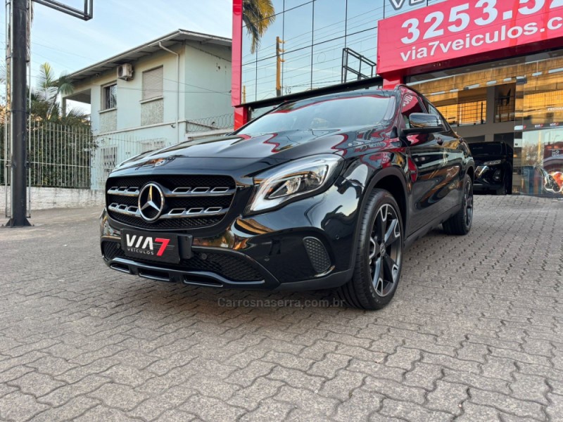 GLA 200 1.6 CGI NIGHT 16V FLEX 4P AUTOMÁTICO - 2019 - NOVO HAMBURGO