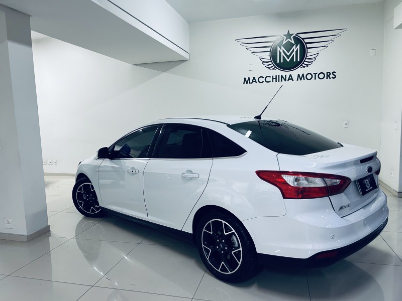 FOCUS 2.0 TITANIUM SEDAN 16V FLEX 4P AUTOMÁTICO - 2014 - CAXIAS DO SUL