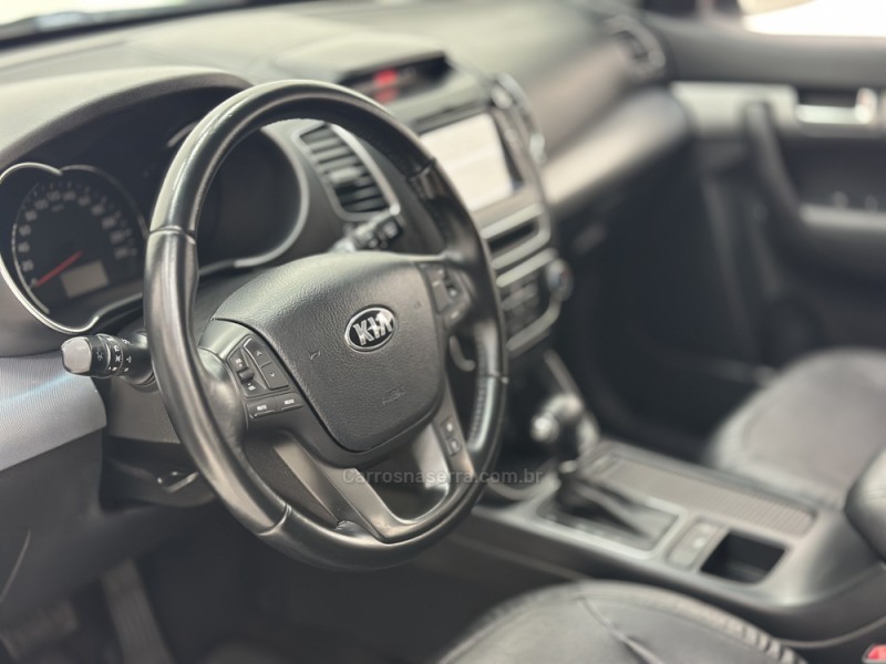SORENTO 2.4 EX2 4X2 16V GASOLINA 4P AUTOMÁTICO - 2015 - SANTA CRUZ DO SUL