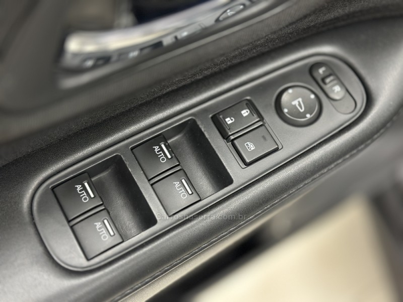 HR-V 1.8 16V FLEX LX 4P AUTOMÁTICO - 2016 - SANTA CRUZ DO SUL