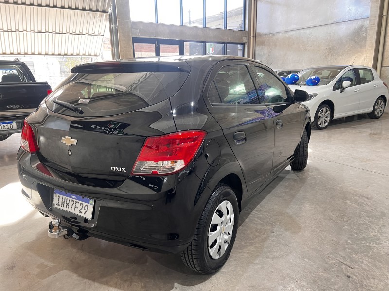 ONIX 1.0 MPFI LS 8V FLEX 4P MANUAL - 2016 - CAXIAS DO SUL