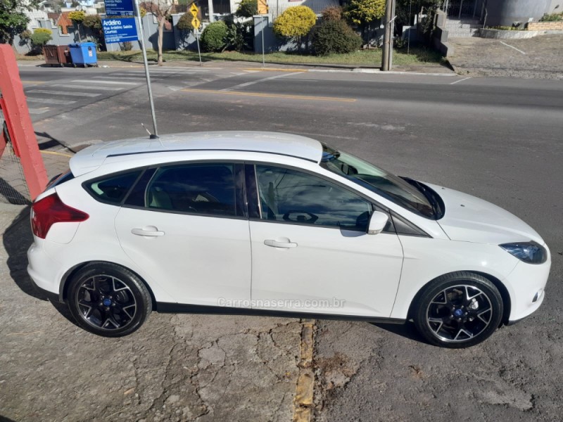 FOCUS 1.6 S 16V FLEX 4P MANUAL - 2014 - FARROUPILHA