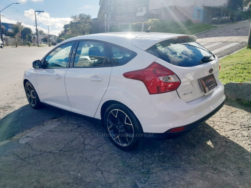 FOCUS 1.6 S 16V FLEX 4P MANUAL - 2014 - FARROUPILHA