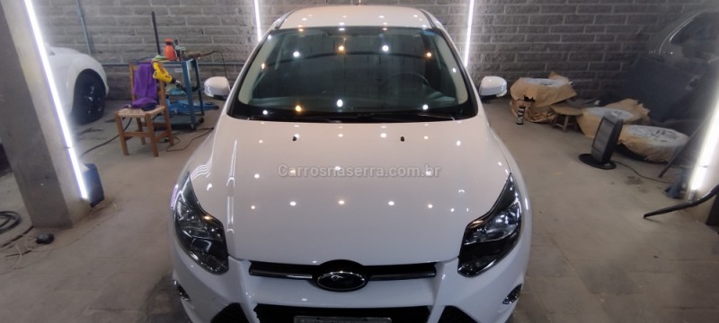 FOCUS 1.6 S 16V FLEX 4P MANUAL - 2014 - FARROUPILHA