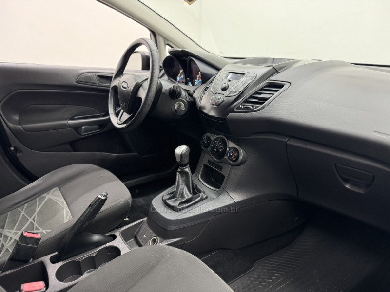 FIESTA 1.5 S HATCH 16V FLEX 4P MANUAL - 2014 - CARLOS BARBOSA