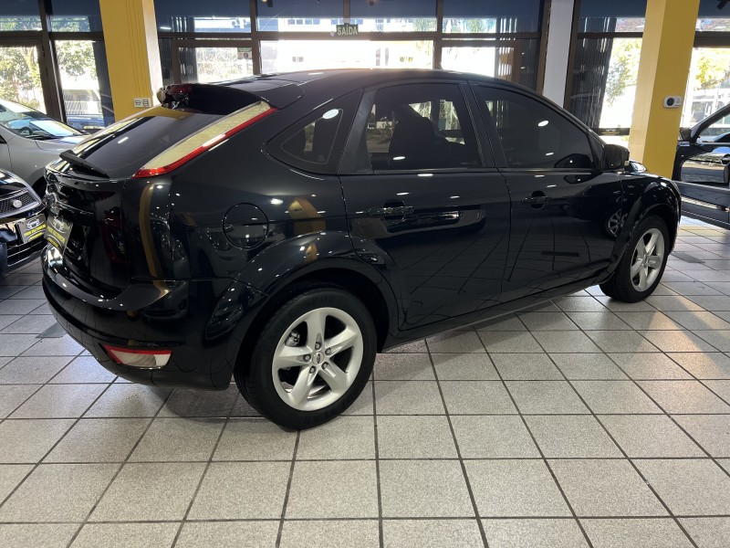 FOCUS 1.6 GLX 16V FLEX 4P MANUAL - 2011 - CAXIAS DO SUL