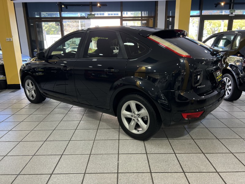 FOCUS 1.6 GLX 16V FLEX 4P MANUAL - 2011 - CAXIAS DO SUL
