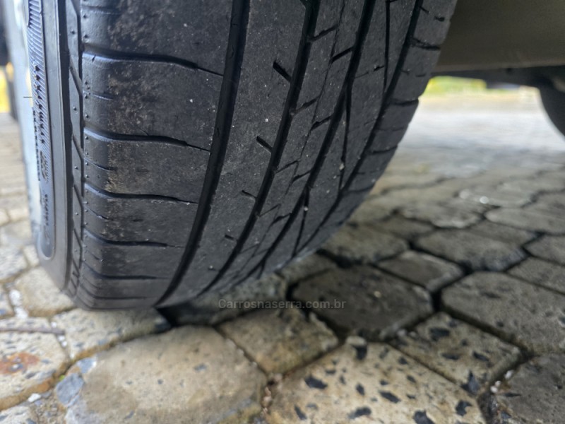 PRISMA 1.0 MPFI LT 8V FLEX 4P MANUAL - 2013 - CAXIAS DO SUL