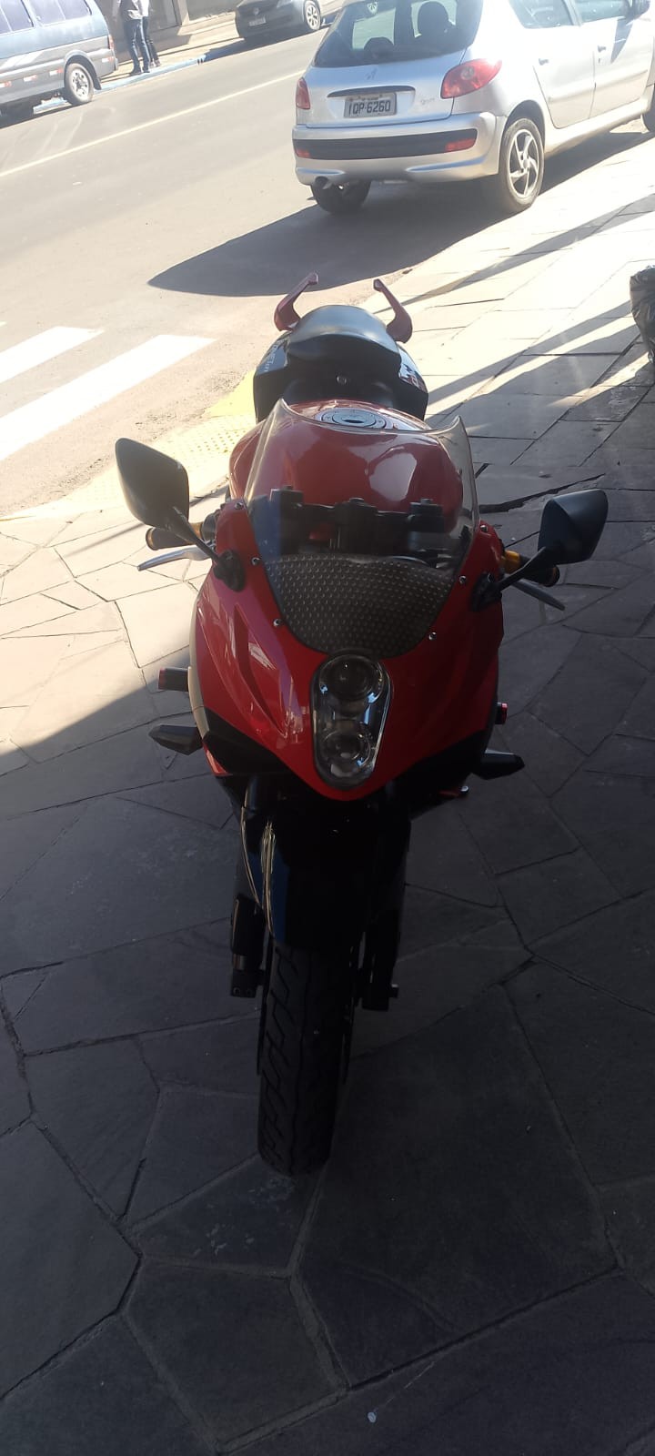 COMET GT 250R  - 2011 - ESTRELA