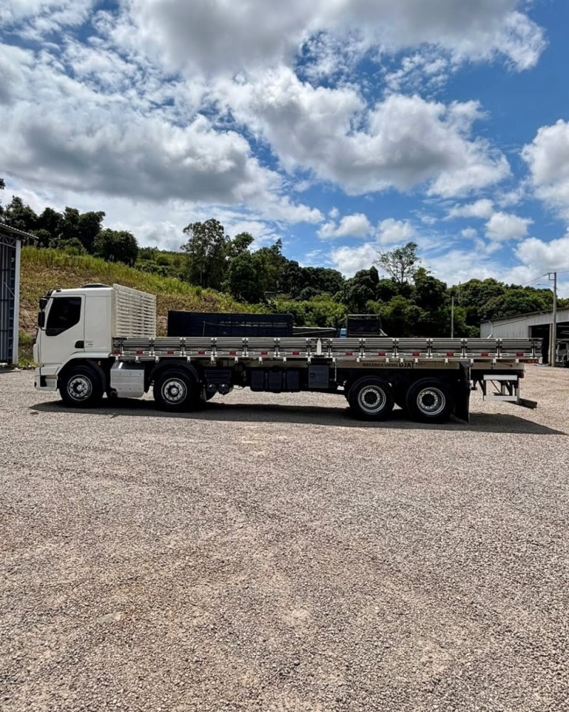 VM 330 8X2 - 2022 - FARROUPILHA