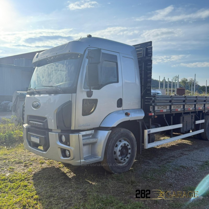 CARGO 2429 E 6X2 TURBO - 2013 - FARROUPILHA