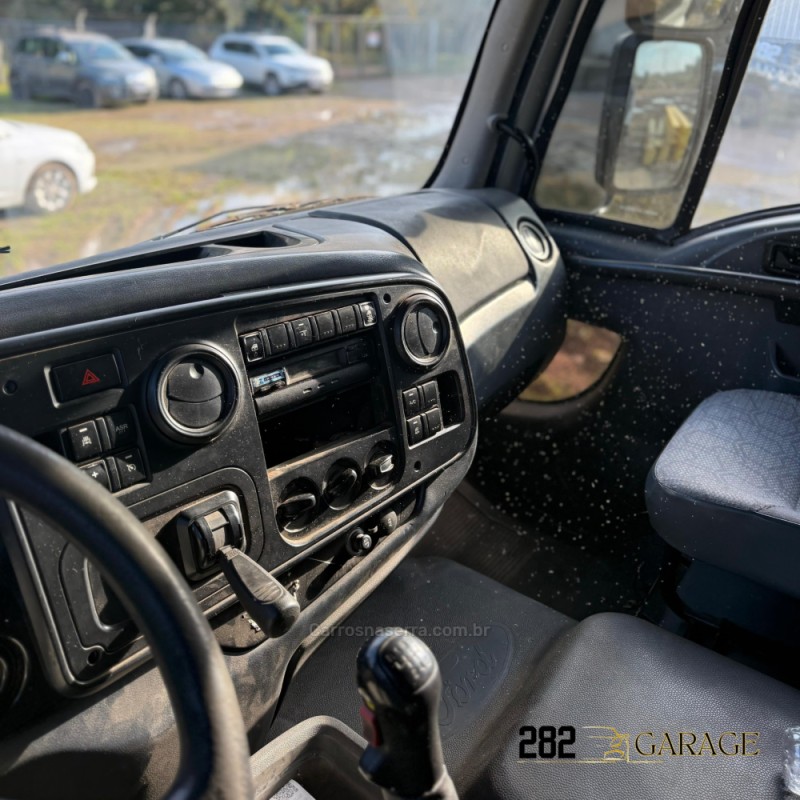 CARGO 2429 E 6X2 TURBO - 2013 - FARROUPILHA
