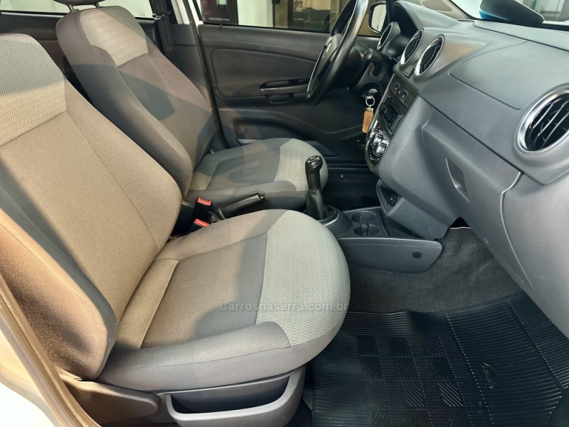VOYAGE 1.0 MI 8V FLEX 4P MANUAL - 2010 - NOVO HAMBURGO