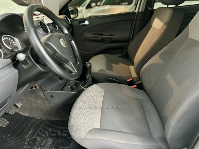 VOYAGE 1.0 MI 8V FLEX 4P MANUAL - 2010 - NOVO HAMBURGO