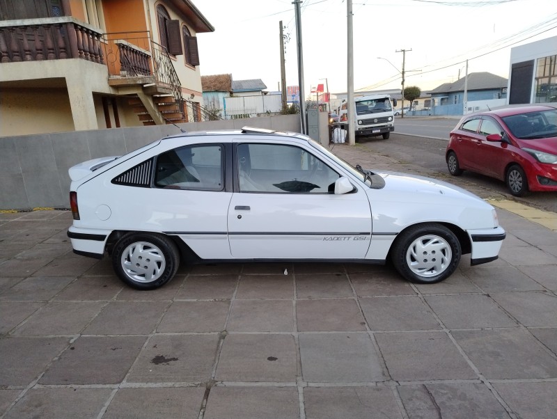 KADETT 2.0 MPFI GSI 8V GASOLINA 2P MANUAL - 1993 - VACARIA