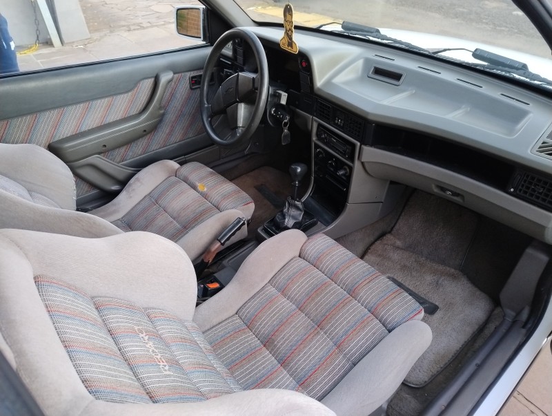 KADETT 2.0 MPFI GSI 8V GASOLINA 2P MANUAL - 1993 - VACARIA