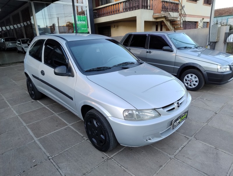 CELTA 1.0 MPFI VHC LIFE 8V FLEX 2P MANUAL - 2005 - VACARIA