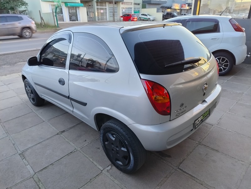 CELTA 1.0 MPFI VHC LIFE 8V FLEX 2P MANUAL - 2005 - VACARIA
