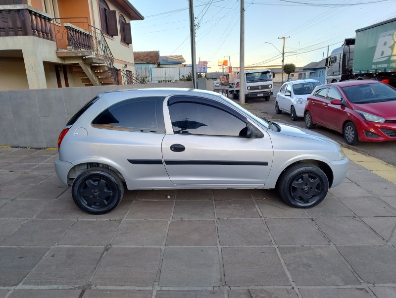 CELTA 1.0 MPFI VHC LIFE 8V FLEX 2P MANUAL - 2005 - VACARIA