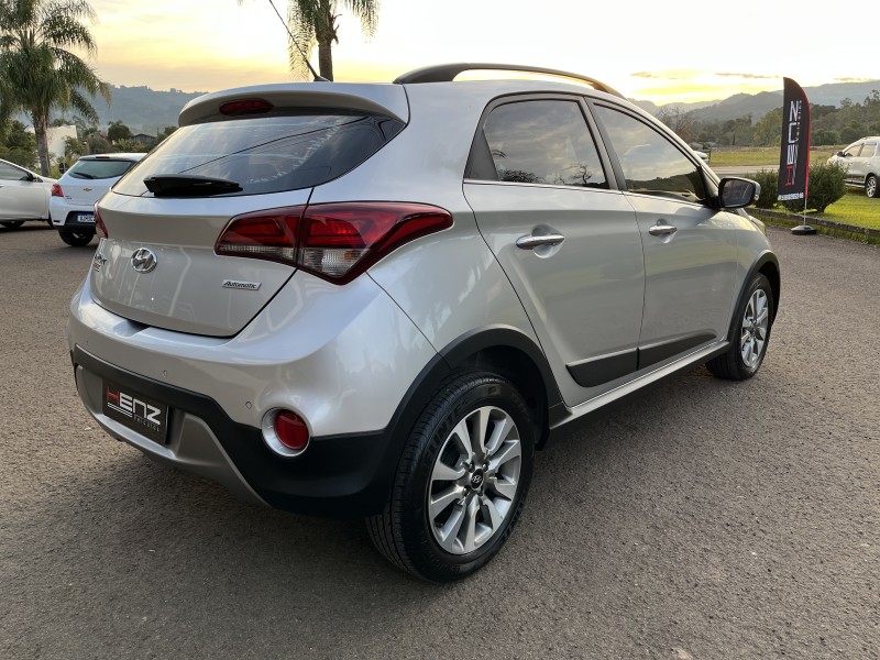 HB20X 1.6 16V PREMIUM FLEX 4P AUTOMÁTICO - 2017 - BOM PRINCíPIO